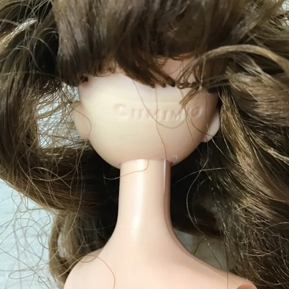 MIMI World Korean Fashion Doll - Picture 12 of 14